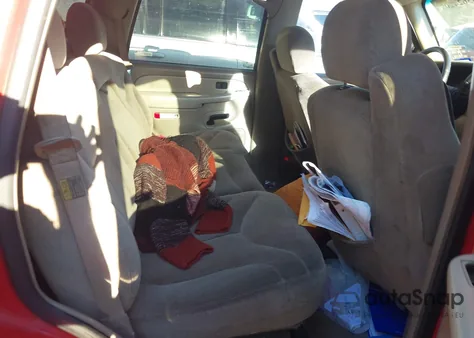 2002 GMC Yukon Sle z USA, uszkodzony, nr VIN 1GKEC13V52R132460